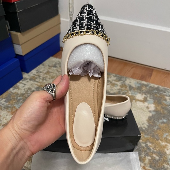 NIB Women Size 7.5 (Euro Size 38) SHEIN Tweed Cap Toe Chain Trim Flats In Beige - Picture 9 of 13